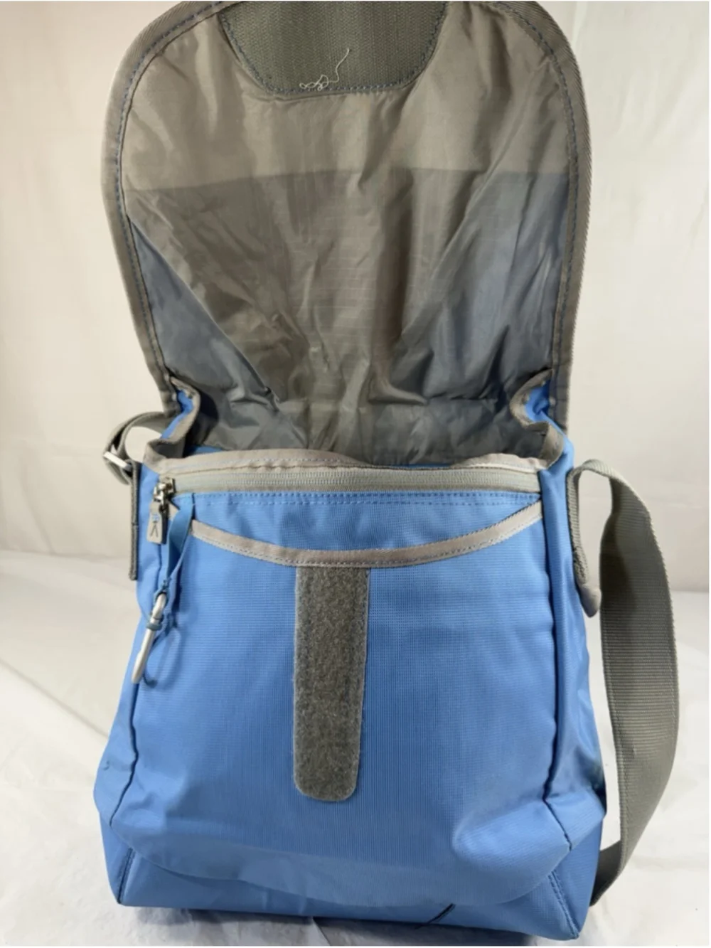 KEEN Blue Crossbody Messenger Bag - Picture 4 of 16